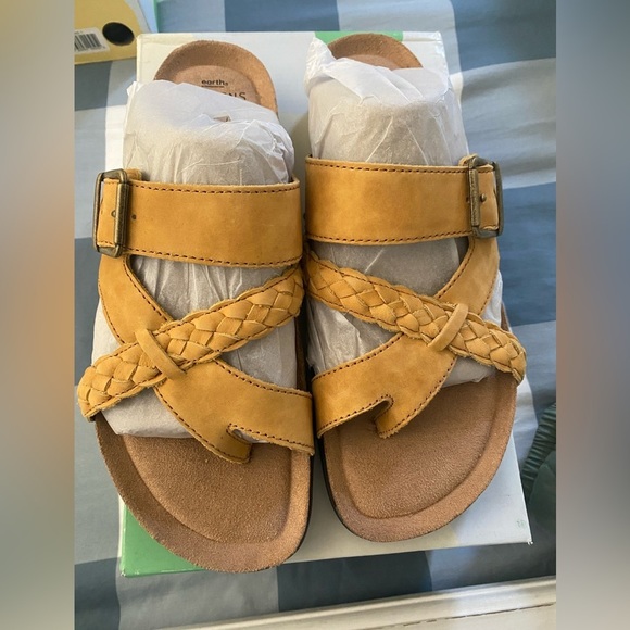 Earth Origins Shoes - New Earth Origins Foster Sandals Yellow 9.5